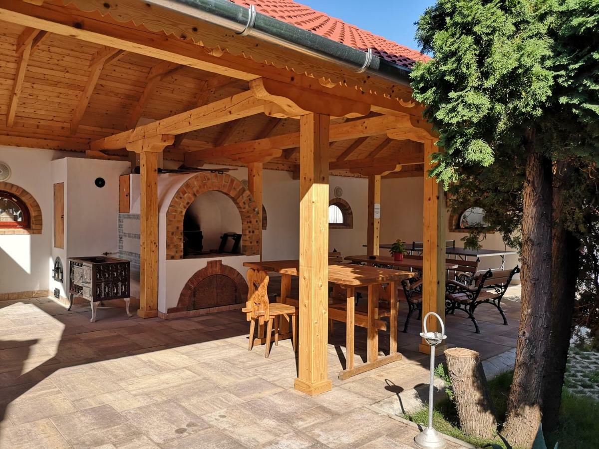 Julia Panzio Bed & Breakfast Hajduszoboszlo Luaran gambar