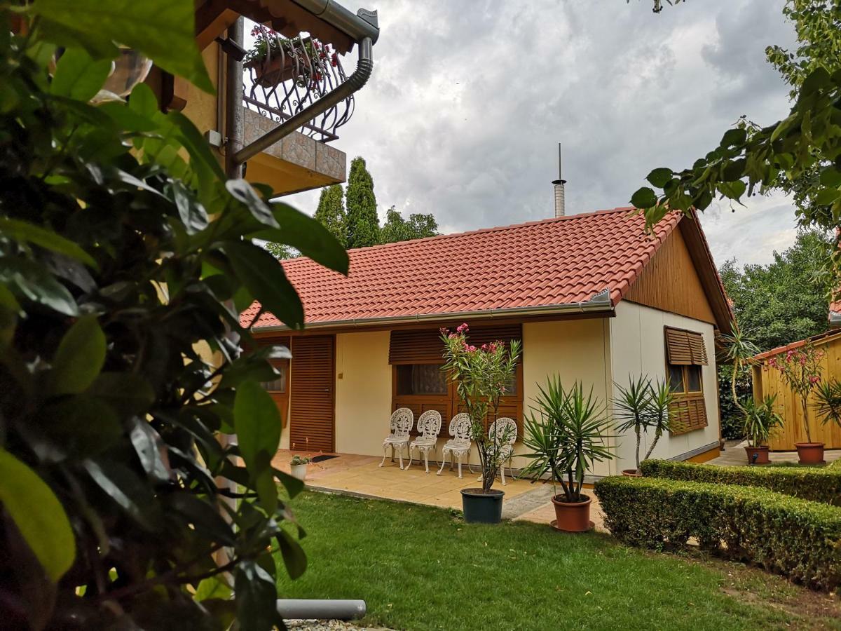 Julia Panzio Bed & Breakfast Hajduszoboszlo Luaran gambar